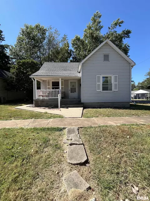 421 N 21st St, Herrin, IL 62948