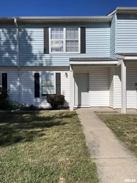 612 Campus Dr, Carbondale, IL 62901