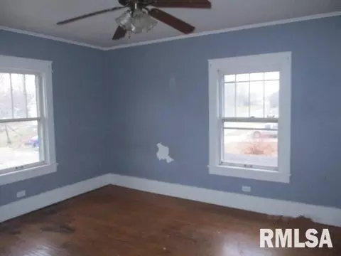 Bedroom - 324 N Charles St, Macomb, IL 61455 photo 5 of 8
