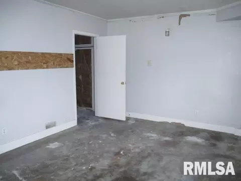 Bedroom - 324 N Charles St, Macomb, IL 61455 photo 1 of 8