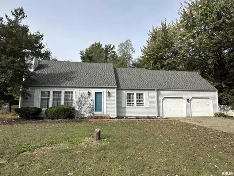 1307 Charles St, Carterville, IL 62918