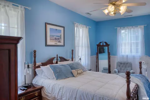Bedroom - 267 Brian Ave, Murphysboro, IL 62966 photo 3 of 8