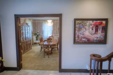 Dining - 267 Brian Ave, Murphysboro, IL 62966 photo 2 of 3