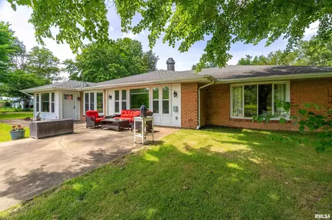 1278 Nicklaus Ln, Marion, IL 62959