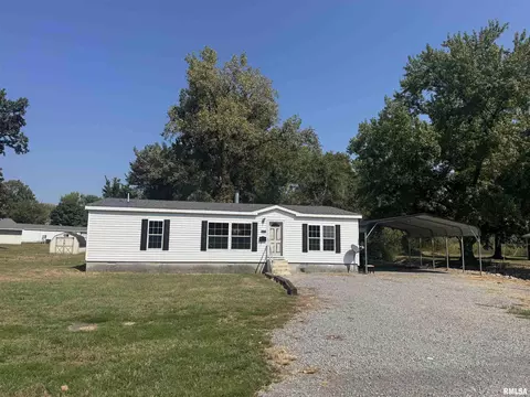 413 Walnut St, Zeigler, IL 62999