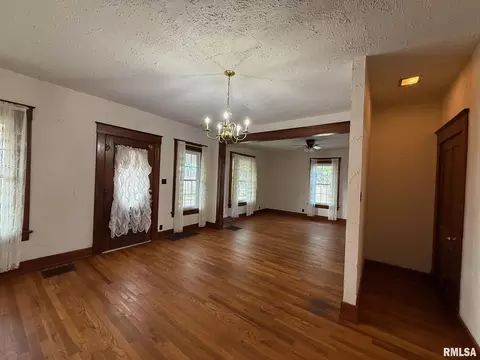 Living - 3065 Boyd Rd, Anna, IL 62906 photo 3 of 3