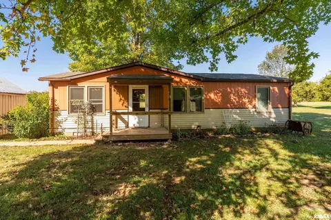 2961 N Rocky Comfort Rd, Makanda, IL 62958