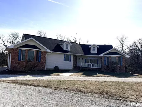 23019 E Owens Rd, Farmington, IL 61531