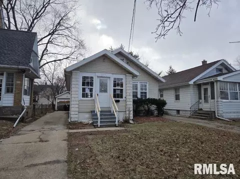 1324 W Gilbert Ave, Peoria, IL 61604