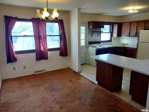 Dining - 1112 Stacy Ln, Macomb, IL 61455 photo 1 of 1