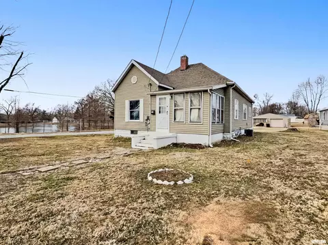 Exterior - 1005 W Stotlar St, Herrin, IL 62948 photo 2 of 5