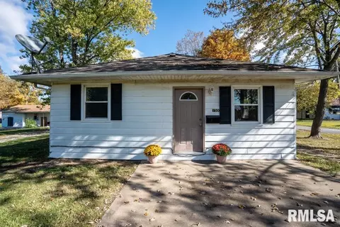 1500 N 13th St, Herrin, IL 62948