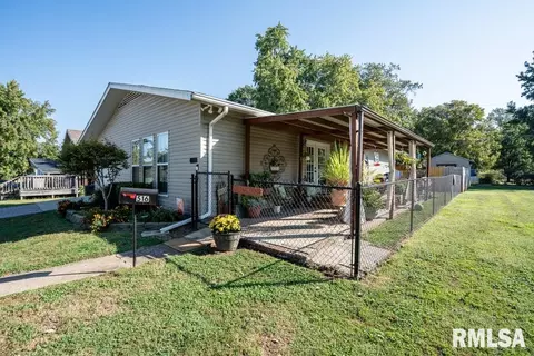 516 S 8th St, Herrin, IL 62948
