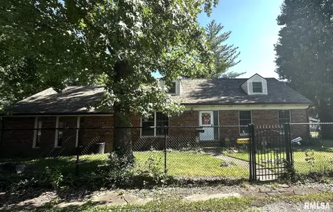 900 E 4th St, West Frankfort, IL 62896