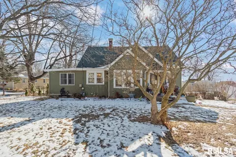 6314 W Farmington Rd, Peoria, IL 61604