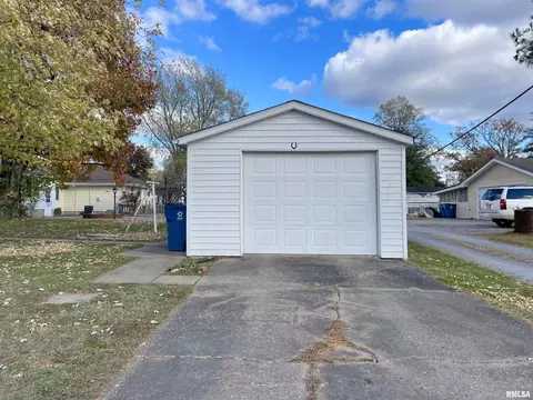 602 E Main St, Christopher, IL 62822 photo 27