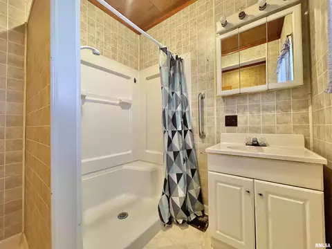 602 E Main St, Christopher, IL 62822 photo 14