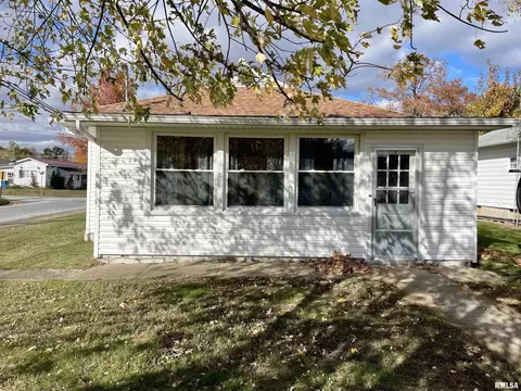 602 E Main St, Christopher, IL 62822 photo 25