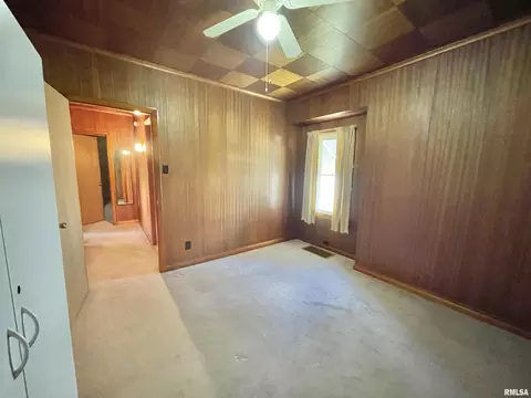 602 E Main St, Christopher, IL 62822 photo 17