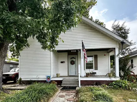 305 W Lincoln St, Harrisburg, IL 62946