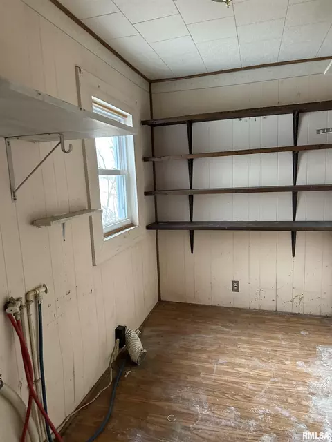 569 Custer Pl, Canton, IL 61520 photo 7