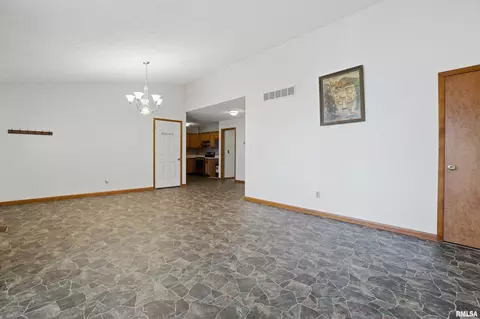 Living - 112 Grandview Cir # A, Eureka, IL 61530 photo 1 of 2