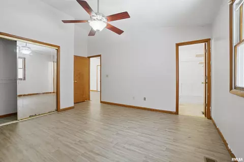 Bedroom - 112 Grandview Cir # A, Eureka, IL 61530 photo 2 of 4