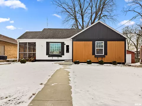 1226 E Hines Ave, Peoria Heights, IL 61616