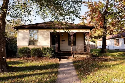 806 E Boulevard St, Marion, IL 62959