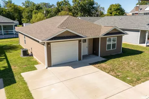 504 S Mechanic St, Marion, IL 62959