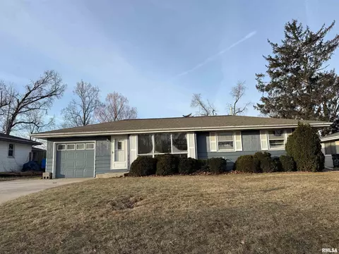 5337 N Stephen Dr, Peoria, IL 61615