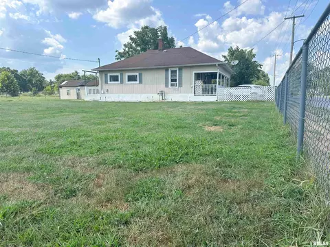Exterior - 105 S 27th St, Herrin, IL 62948 photo 3 of 6