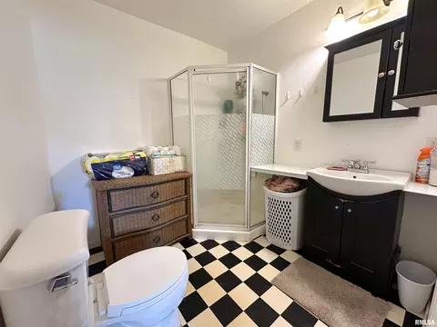 Bath - 105 S 27th St, Herrin, IL 62948 photo 1 of 2