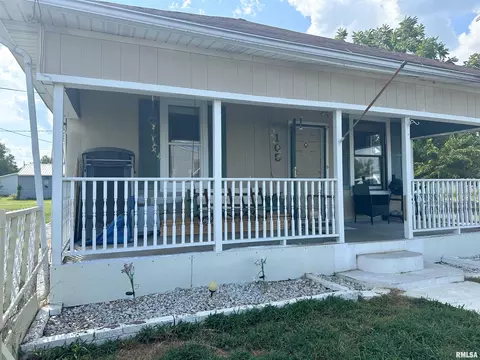 Exterior - 105 S 27th St, Herrin, IL 62948 photo 2 of 6