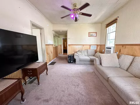 Living - 105 S 27th St, Herrin, IL 62948 photo 2 of 2