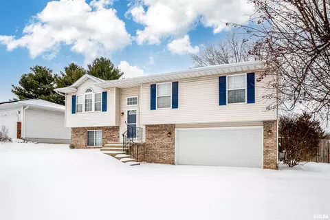 124 Freedom Trl, East Peoria, IL 61611