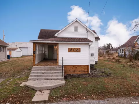 506 W Poplar St, West Frankfort, IL 62896