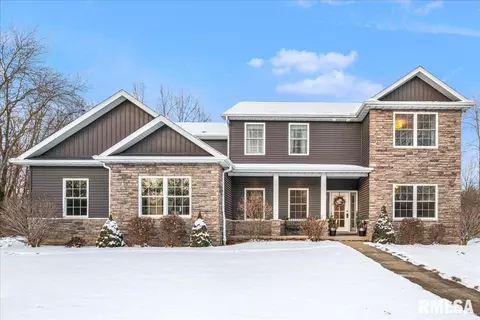 138 Camelin Dr, Washington, IL 61571