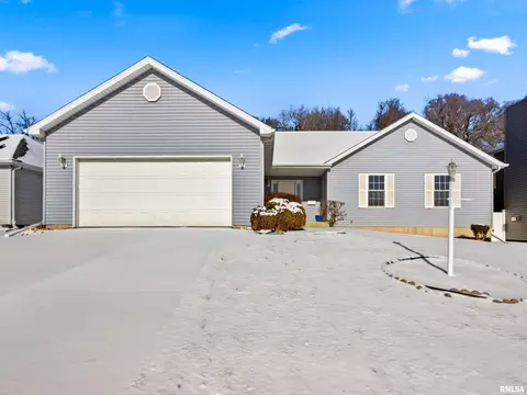 725 W Spring Hollow Ln, Peoria, IL 61605