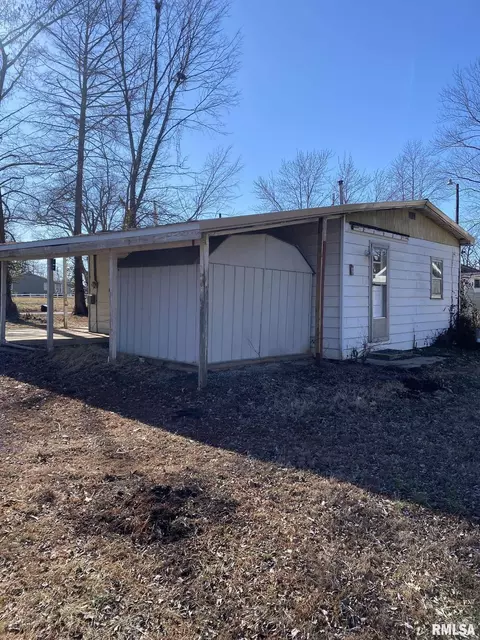 Other - 313 E Webster St, Herrin, IL 62948 photo 8 of 9