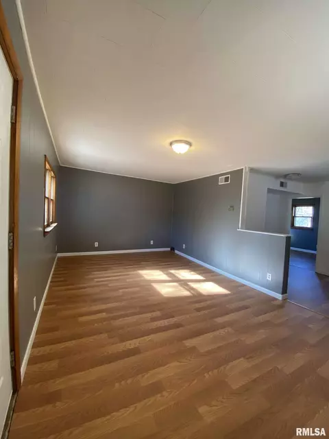 Living - 313 E Webster St, Herrin, IL 62948 photo 1 of 1