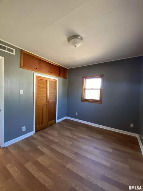 Bedroom - 313 E Webster St, Herrin, IL 62948 photo 2 of 2
