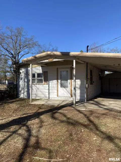 313 E Webster St, Herrin, IL 62948