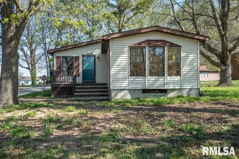 1615 E Saint Louis St, West Frankfort, IL 62896