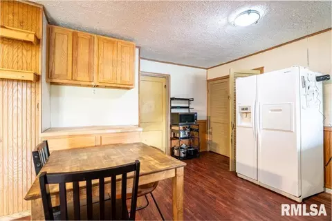 302 E Benedict St, Valier, IL 62891 photo 10
