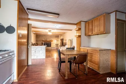 302 E Benedict St, Valier, IL 62891 photo 8