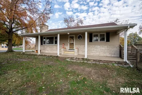 302 E Benedict St, Valier, IL 62891