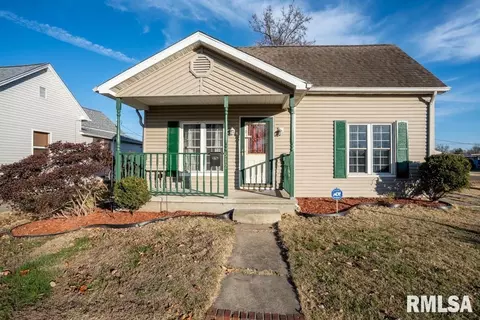 512 N 16th St, Herrin, IL 62948