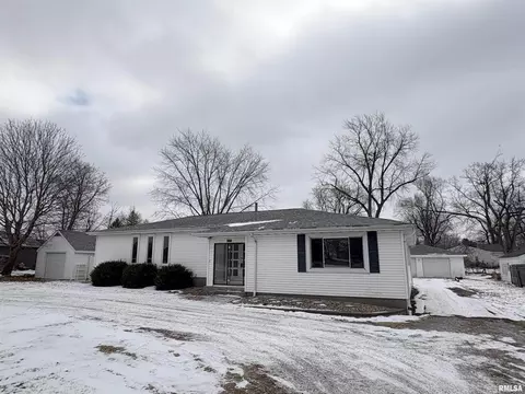 2177 Washington Rd, Washington, IL 61571