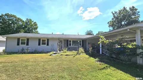 Exterior - 1216 S 17th St, Herrin, IL 62948 photo 2 of 8